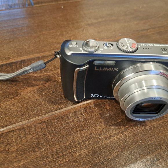 Panasonic DMC-TZ4 Digital Camera - Picture 3 of 5